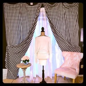 Women’s figure flattering white dress large LOVE